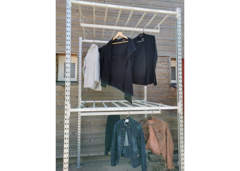 Rayonnage porte-cintres - Devis au 02 43 45 01 10