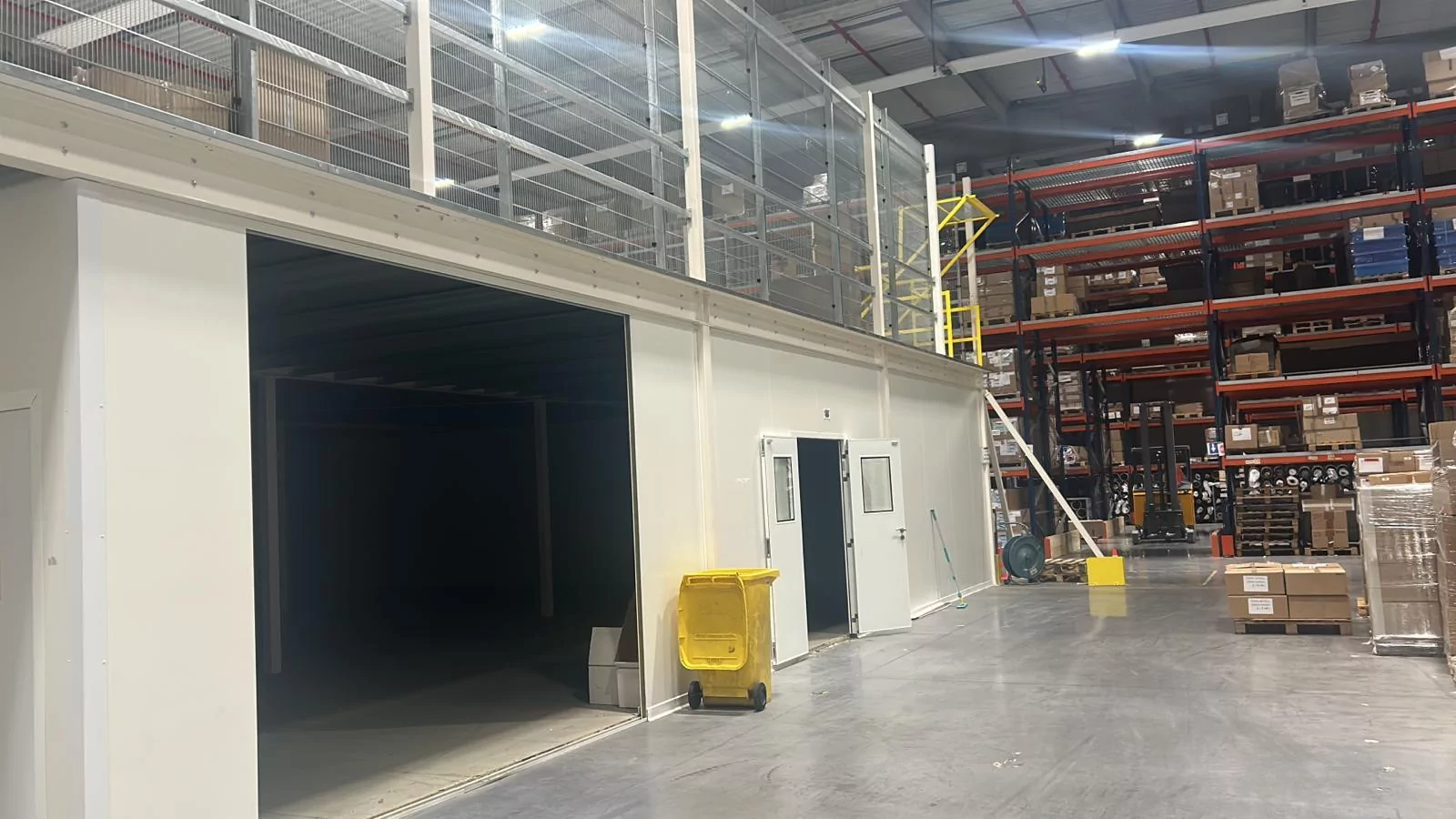 Plateforme d'occasion 27 m² / Lot 83 Plateforme d'occasion 27 m² / Lot 83