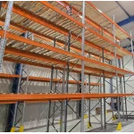 Rack à palettes MULTIPRO L équipés de niveaux de caillebotis bois à claire voie