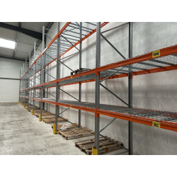 Arrivage d'un lot de rack à palettes