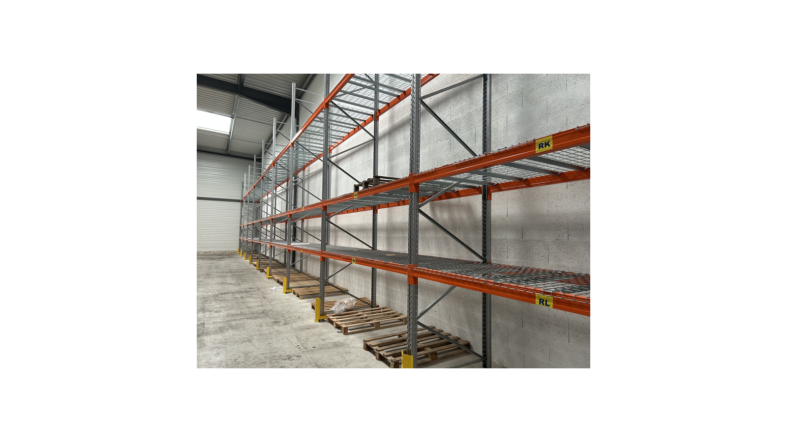 Arrivage d'un lot de rack à palettes