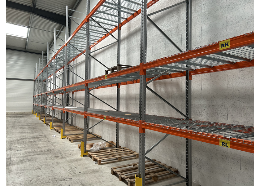 Arrivage d'un lot de rack à palettes