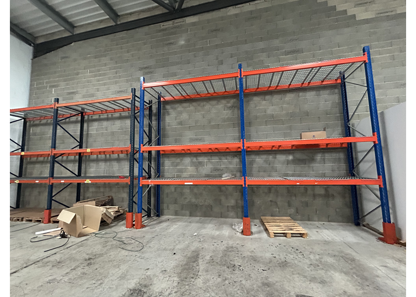 Arrivage d'un lot de rack à palettes