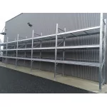 Caillebotis métallique en situation réel sur des rayonnages à palettes