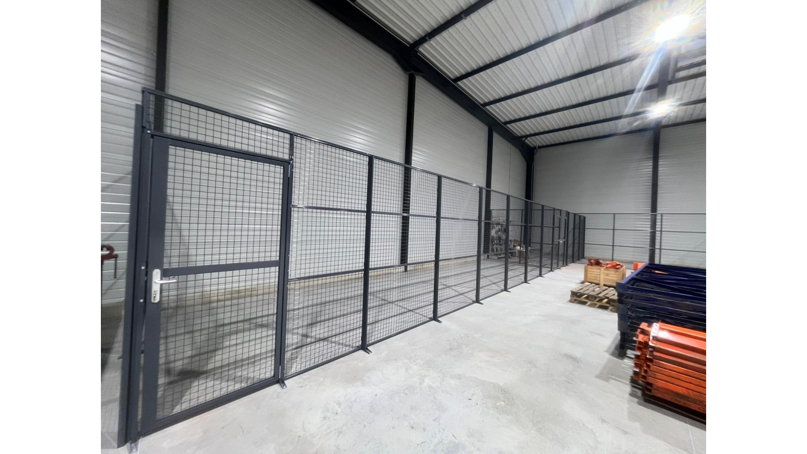 Cloison grillagée 2 pans avec porte