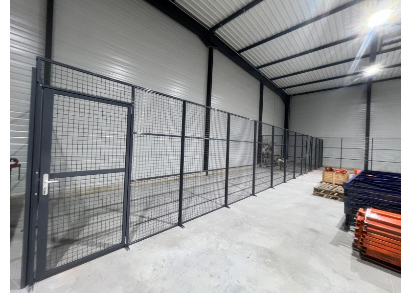 Cloison grillagée 2 pans avec porte