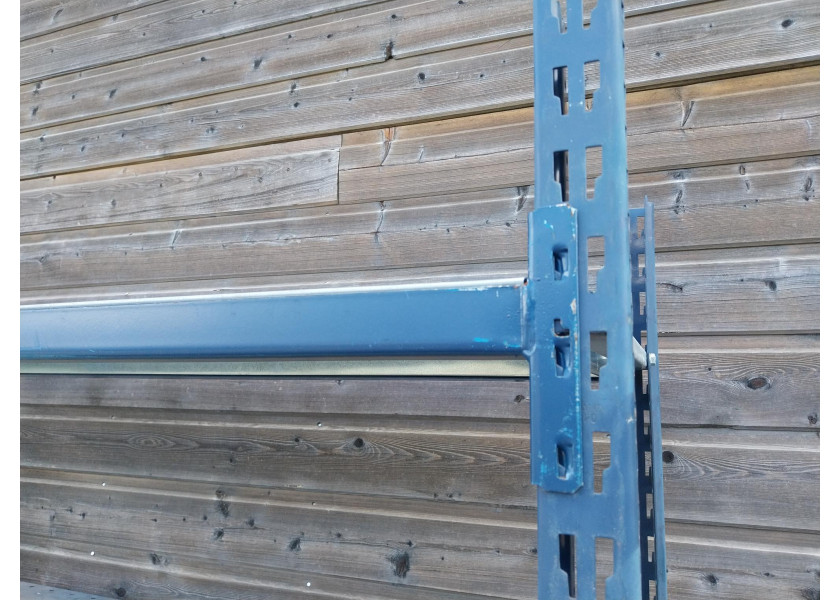 Rayonnage Mécalux semi-lourd. Une solution idéale pour les charges intermédiaires en environnement professionnel.