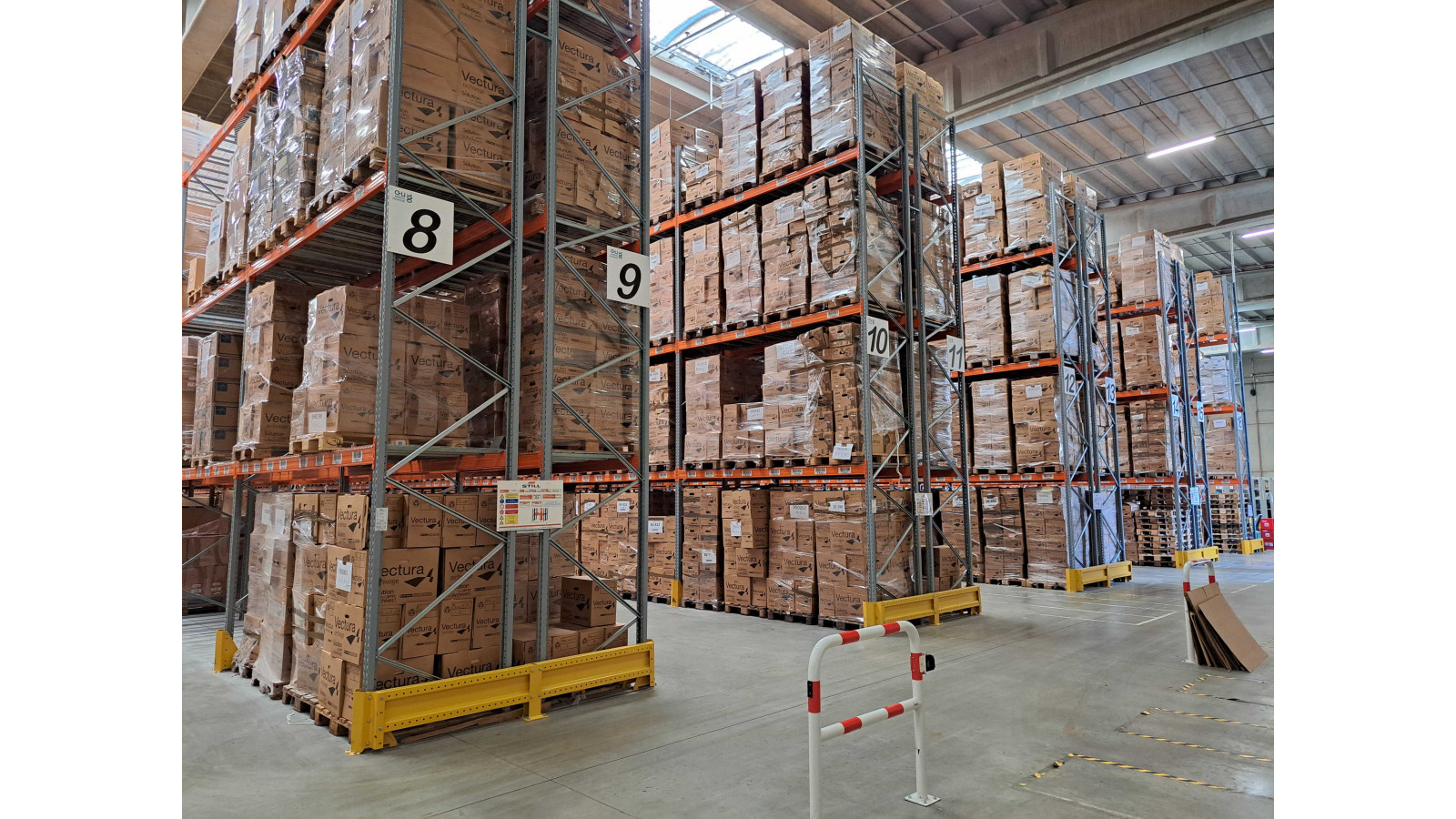 Rack à palettes FERALCO d'occasion. Chaque palette trouve sa place grâce à nos solutions de stockage d'occasion reconditionnées.