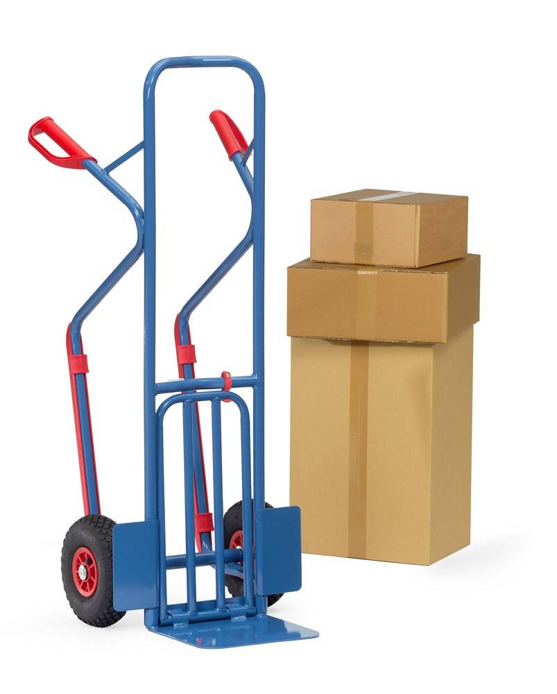 chariot diable trolley transporter déménagement boite carton Stock
