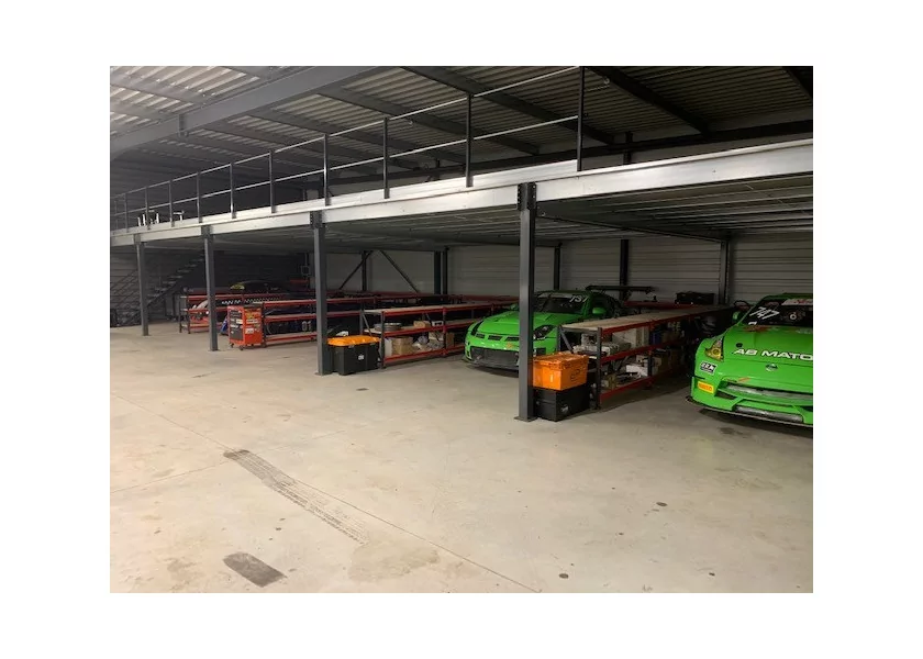 Plate-forme de 18 m² - C.U.R. 250 kg/m²