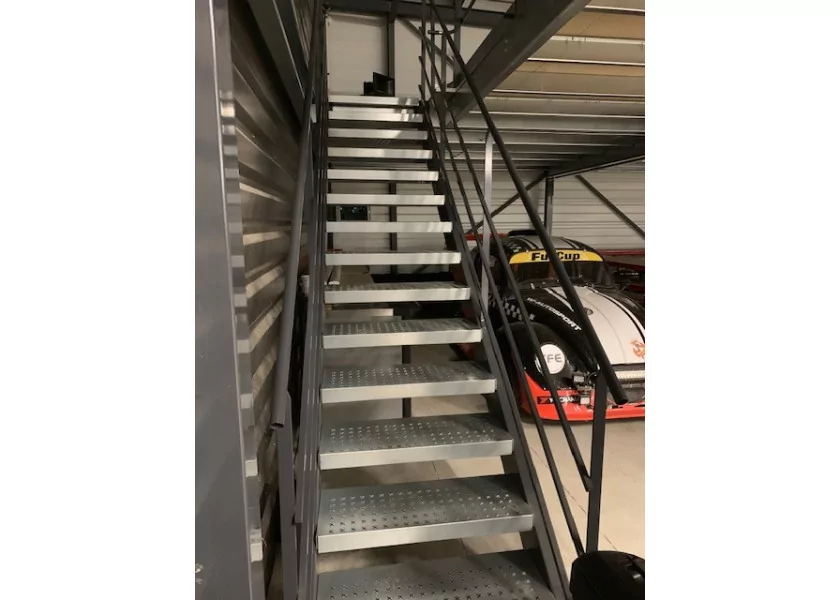 Plate-forme de 18 m² - C.U.R. 250 kg/m²